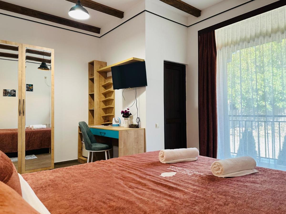 Pesvebi Design Hotel And Cellar Borjomi Bagian luar foto